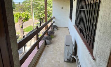 Casa en  Turdera  3 dormitorios cochera y quincho