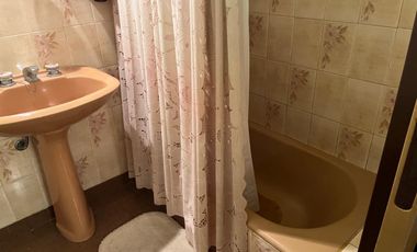 Casa en  Turdera  3 dormitorios cochera y quincho