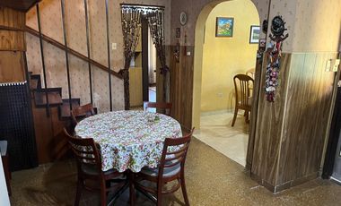 Casa en  Turdera  3 dormitorios cochera y quincho