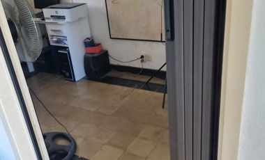 Casa esquina de 2 dormitorios, desarrollada en una sola planta, con amplio jardín!!!