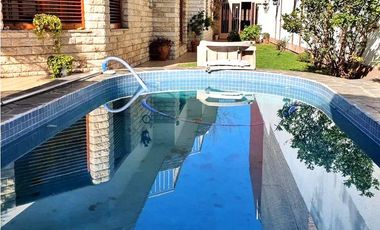 Casa - Echesortu - Pileta - quincho