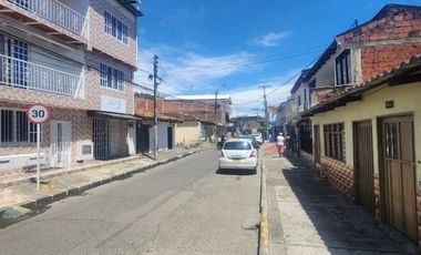 Amplia casa esquinera comercial en el corazón de Jamundí