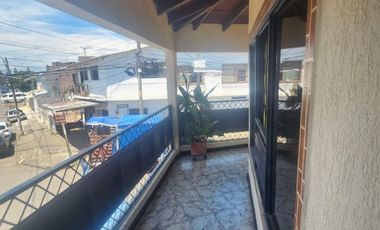 Amplia casa esquinera comercial en el corazón de Jamundí