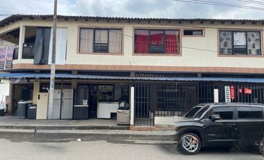 Amplia casa esquinera comercial en el corazón de Jamundí