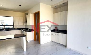 ???? Casa de Lujo en La Escondida (NORTE) – Cocina Equipada, Closets instalados y Doble Altura! ?