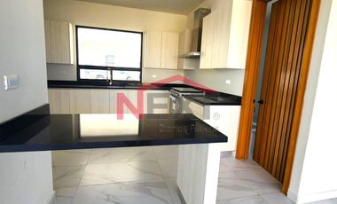 ???? Casa de Lujo en La Escondida (NORTE) – Cocina Equipada, Closets instalados y Doble Altura! ?