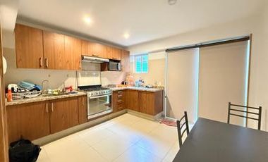 Casa en Narvarte Poniente con 4 recámaras, 4 baños y 2 Estacionamientos