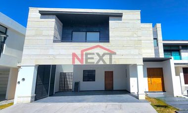 ???? Casa de Lujo, La Escondida – 4 Recámaras, 1 en Planta Baja! DOBLE ALTURA ????