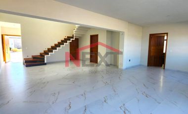 ???? Casa de Lujo, La Escondida – 4 Recámaras, 1 en Planta Baja! DOBLE ALTURA ????