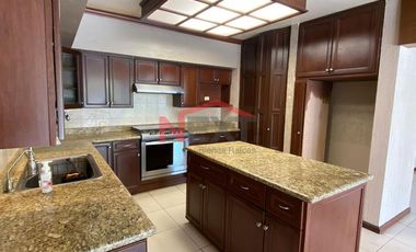 Venta de Casa 4 Recamaras en República Oriente