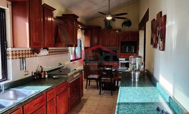 RESIDENCIA EN VENTA AL NORTE DE SALTILLO, ANTIGUO CAMINO A LOS ZERTUCHE 4531 M2