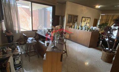 VENTA DE CASA EN ESQUINA DE UNA PLANTA EN REPÚBLICA ORIENTE