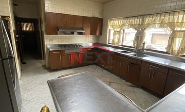 VENTA DE CASA EN ESQUINA DE UNA PLANTA EN REPÚBLICA ORIENTE