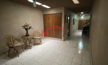 VENTA DE CASA EN ESQUINA DE UNA PLANTA EN REPÚBLICA ORIENTE