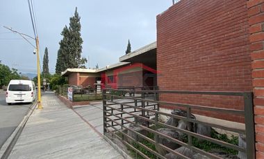 VENTA DE CASA EN ESQUINA DE UNA PLANTA EN REPÚBLICA ORIENTE