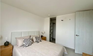 APARTAMENTO NUEVO EN ALTOS DE LOS ROSALES CON VISTA A VEGETACION