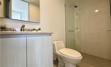APARTAMENTO NUEVO EN ALTOS DE LOS ROSALES CON VISTA A VEGETACION