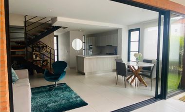 Linda Casa en Venta – Conjunto Cerrado, Cerritos, Pereira