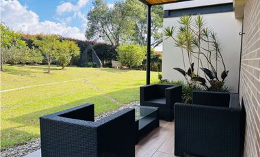 Casa campestre para la venta en unidad cerrada via San Antonio la ceja