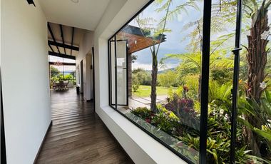 Casa campestre para la venta en unidad cerrada via San Antonio la ceja