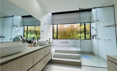 Casa campestre para la venta en unidad cerrada via San Antonio la ceja