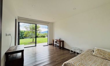 Casa campestre para la venta en unidad cerrada via San Antonio la ceja