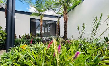 Casa campestre para la venta en unidad cerrada via San Antonio la ceja