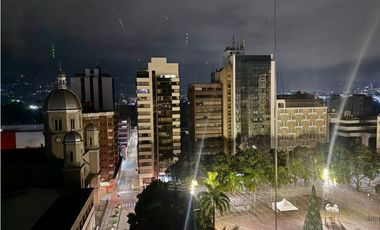 PENTHOUSE EXCLUSIVO EN RENTA – PLAZA DE BOLVAR