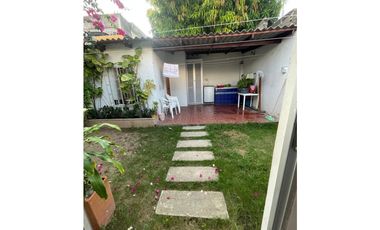 SE ARRIENDA AMPLIA CASA EN BARRIO LA CASTELLANA DE MONTERA