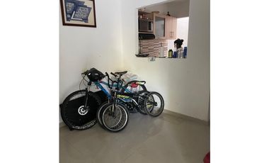 SE ARRIENDA AMPLIA CASA EN BARRIO LA CASTELLANA DE MONTERA