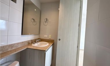 APARTAMENTO NUEVO EN ALTOS DE LOS ROSALES CON VISTA A VEGETACION