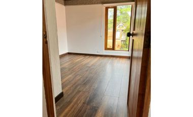 CASA EN UNIDAD CERRADA EN EL RETIRO