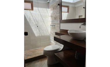 CASA EN UNIDAD CERRADA EN EL RETIRO