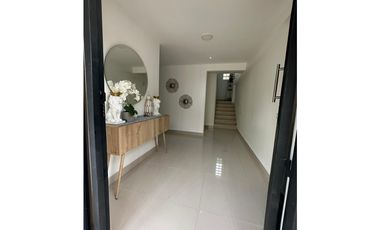 SE VENDE  HERMOSO CASA EN LAGOS 1 FLORIDABLANCA