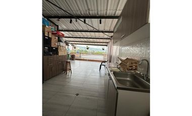 SE VENDE  HERMOSO CASA EN LAGOS 1 FLORIDABLANCA