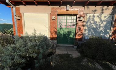 Casa en venta c/ cochera en Saldungaray