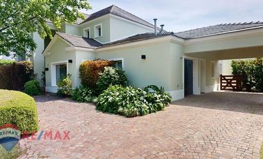 CASA EN VENTA LA LOMADA DE PILAR