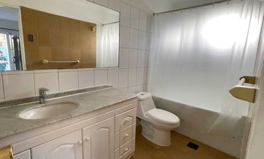 Casa en arriendo en LA REINA