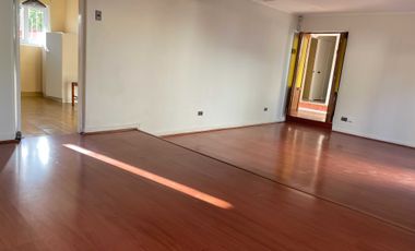 Casa en arriendo en LA REINA