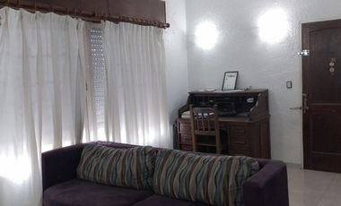 Casa en Venta 4 ambientes Ezpeleta con Jardin