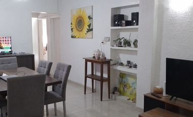 Casa en Venta 4 ambientes Ezpeleta con Jardin