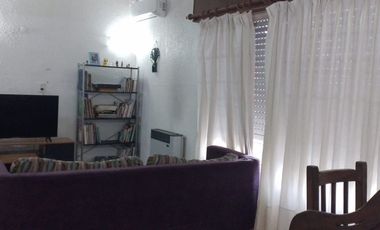 Casa en Venta 4 ambientes Ezpeleta con Jardin