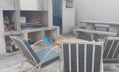 Casa en Venta 4 ambientes Ezpeleta con Jardin