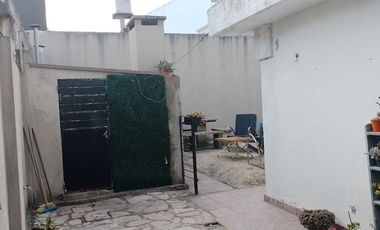 Casa en Venta 4 ambientes Ezpeleta con Jardin