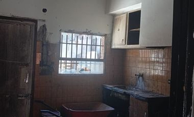 VENTA PH 3 AMBIENTES AL FRENTE A RECICLAR!