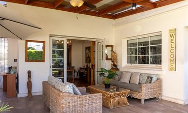 Casa en Venta en Bustos 2578