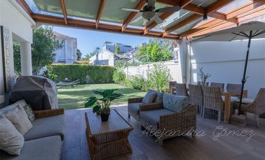 Casa en Venta en Bustos 2578