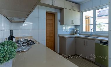 Casa en Venta en Bustos 2578