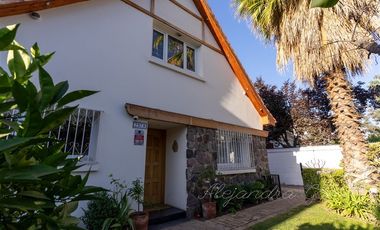 Casa en Venta en Bustos 2578