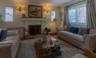 Casa en Venta en Bustos 2578